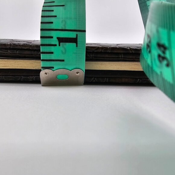 Brown Folio, Shiny Croc Print 9.5" x 12.5" with lined paper and 2 pen holders - Picture 13 of 14